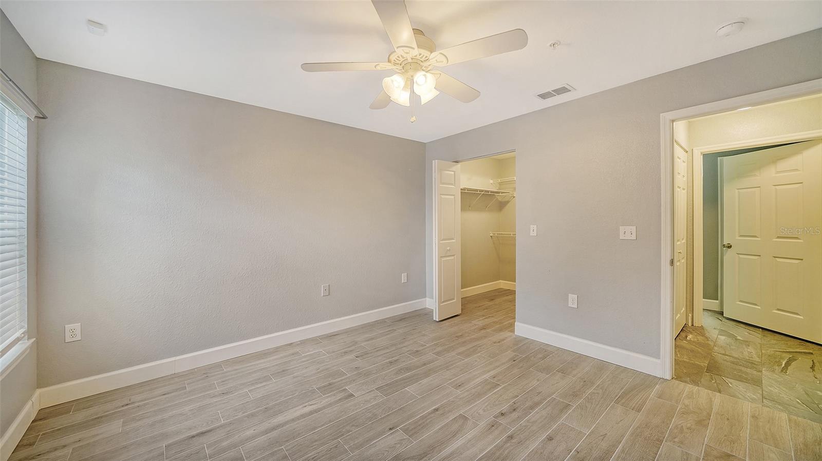 8923 MANOR LOOP #106