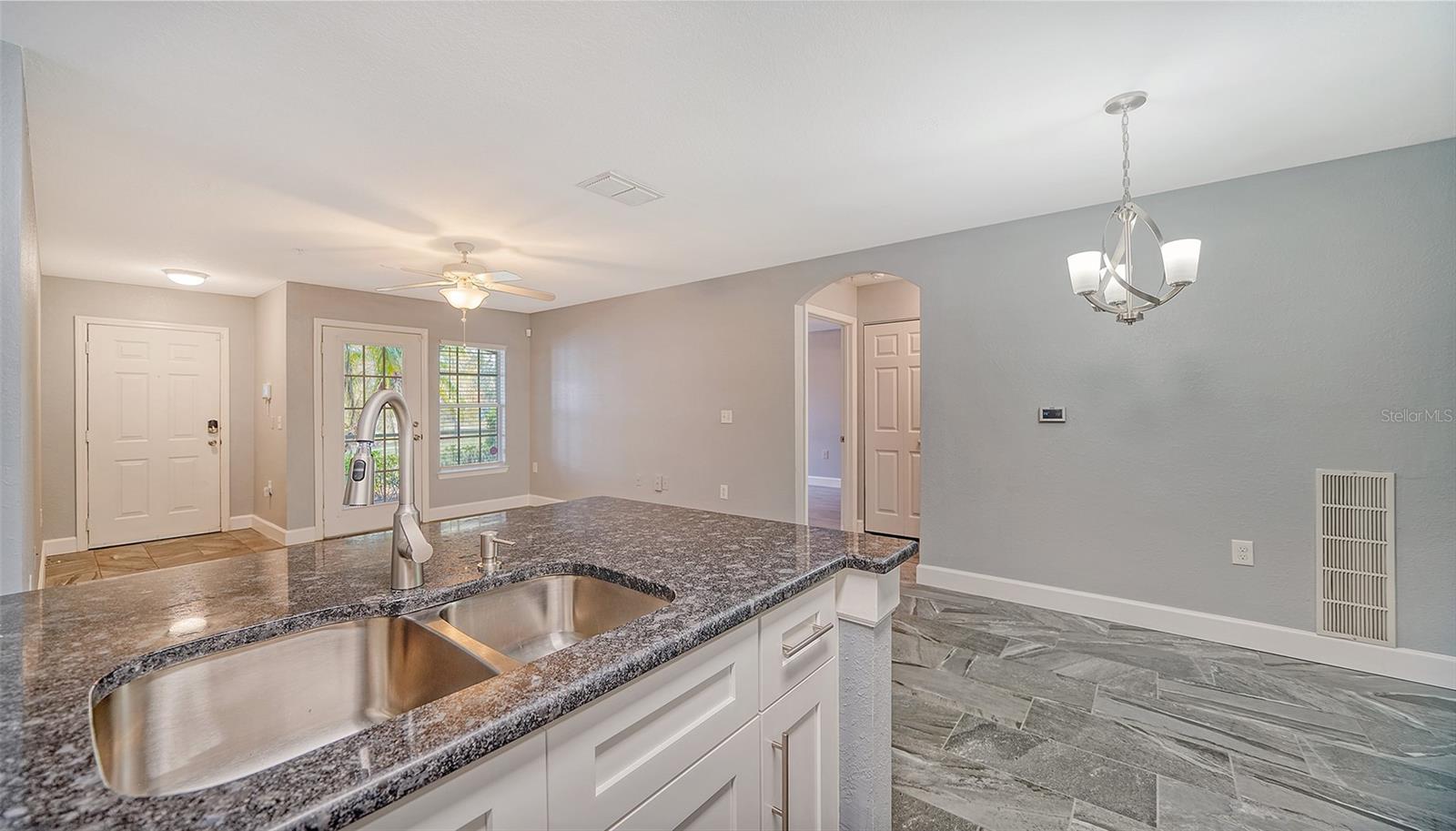 8923 MANOR LOOP #106