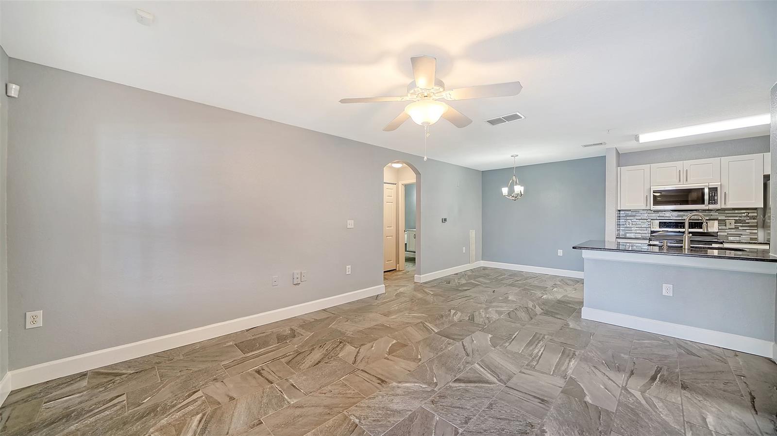 8923 MANOR LOOP #106