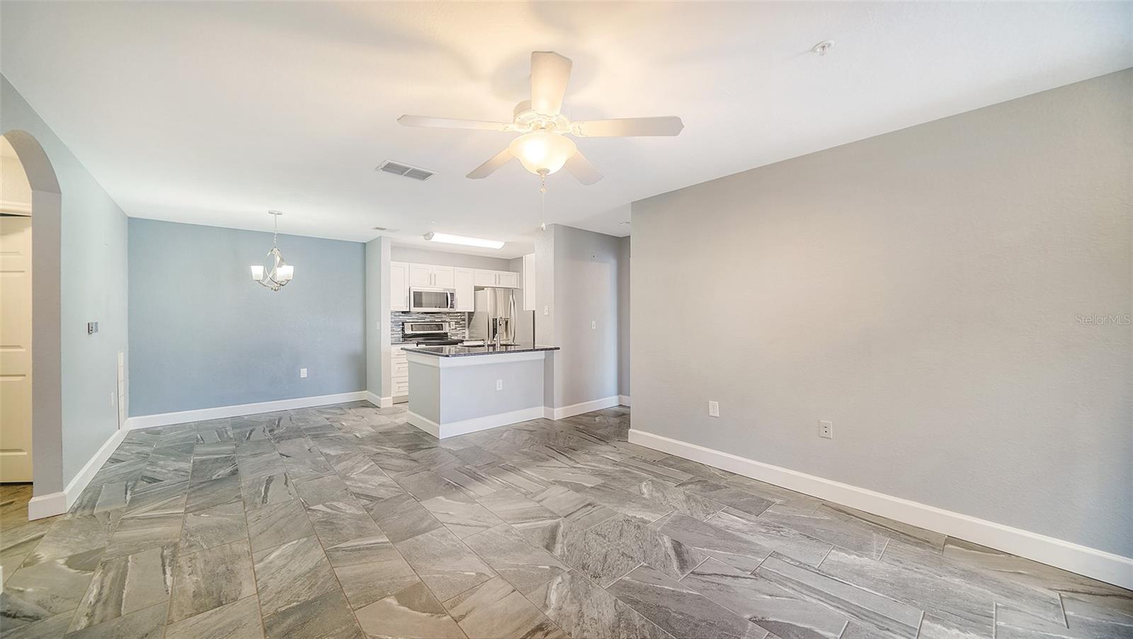 8923 MANOR LOOP #106