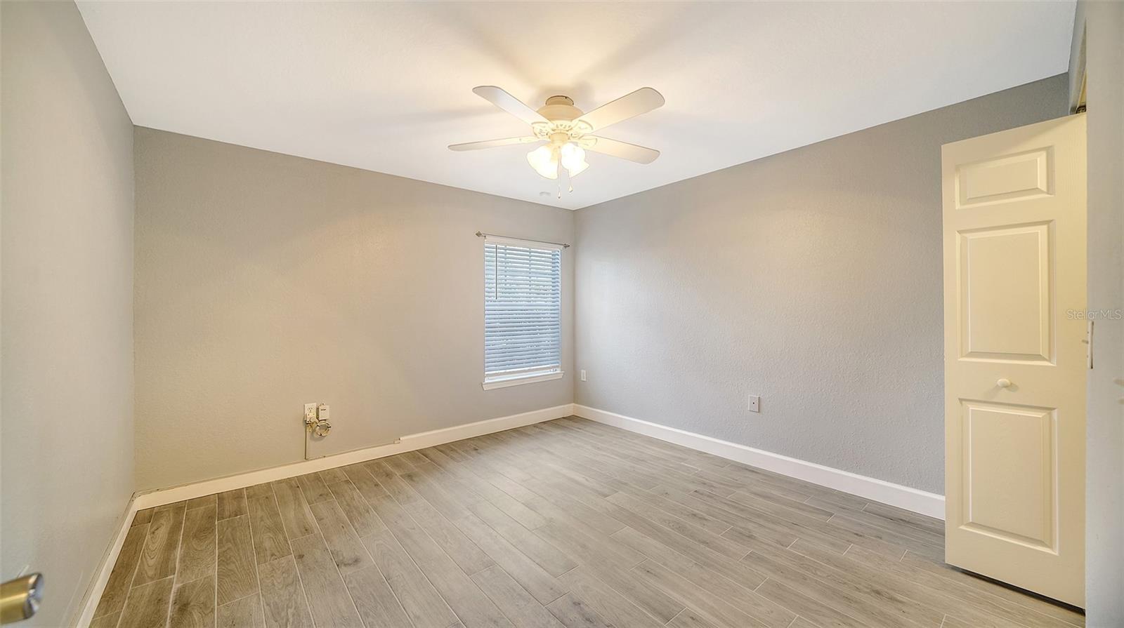 8923 MANOR LOOP #106