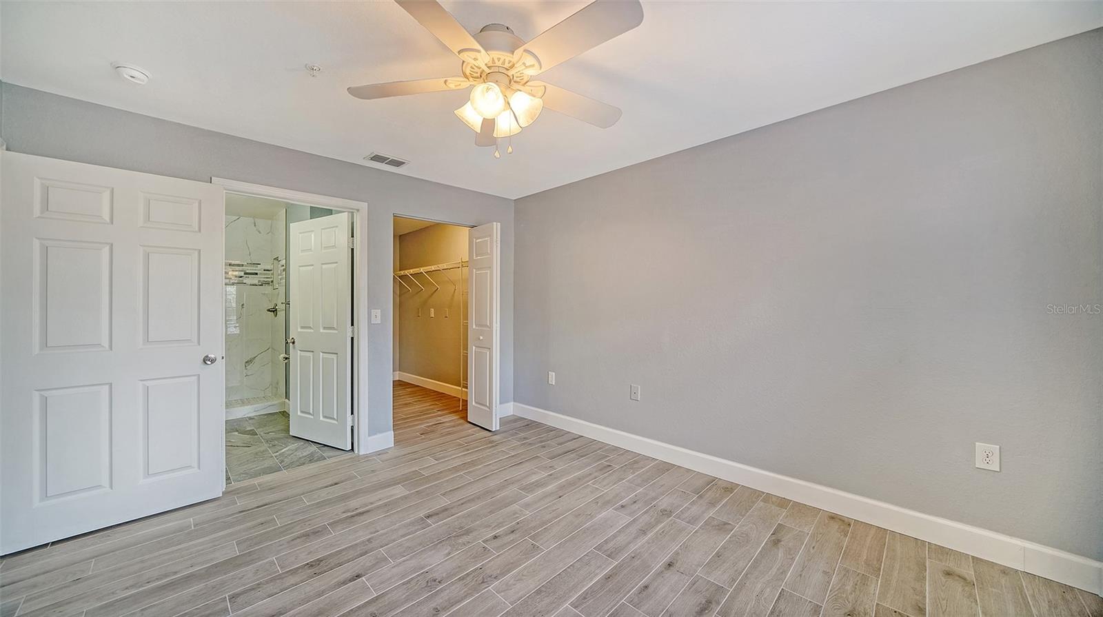 8923 MANOR LOOP #106