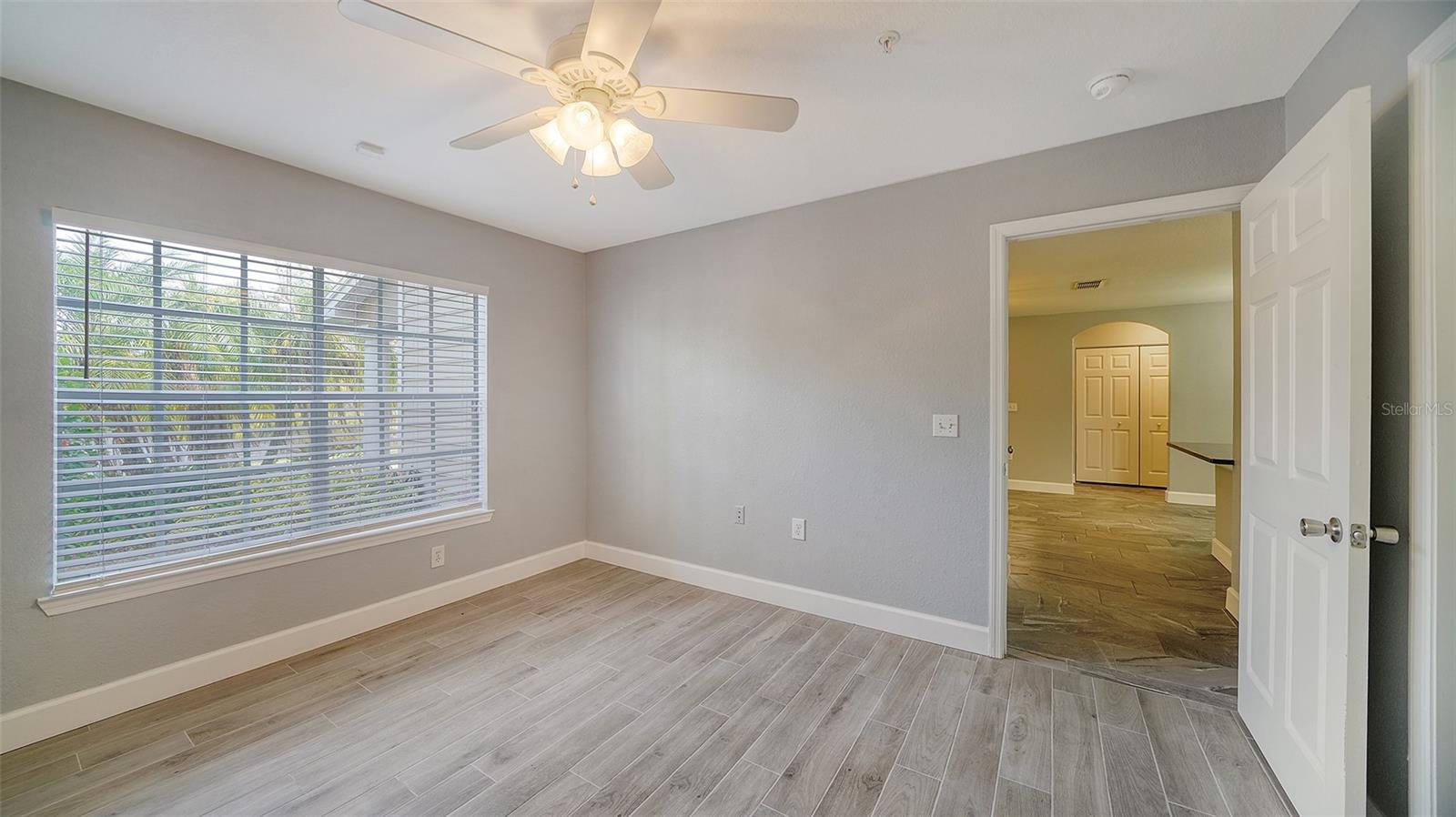 8923 MANOR LOOP #106