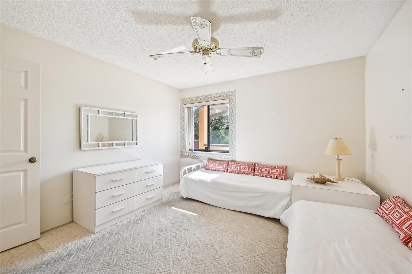 6211 TIMBER LAKE DR #B12