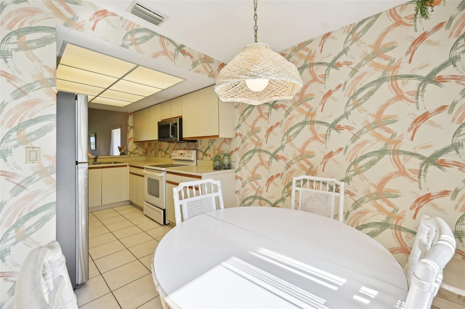 6211 TIMBER LAKE DR #B12