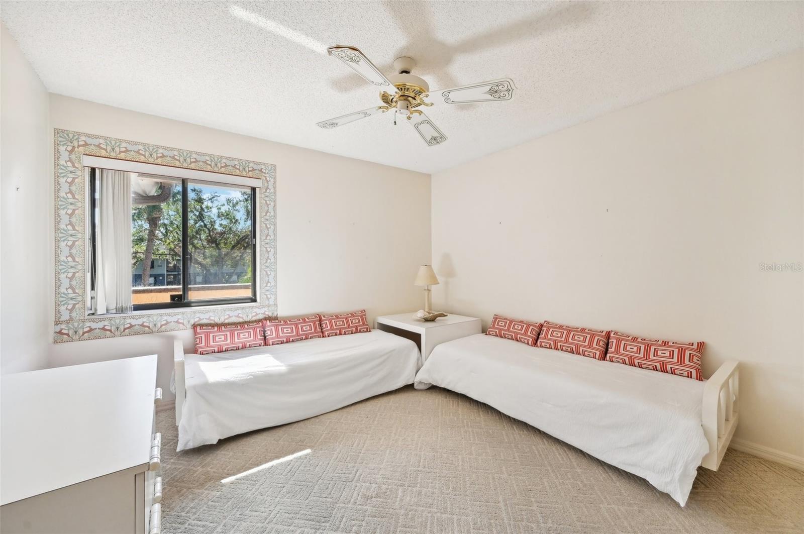 6211 TIMBER LAKE DR #B12