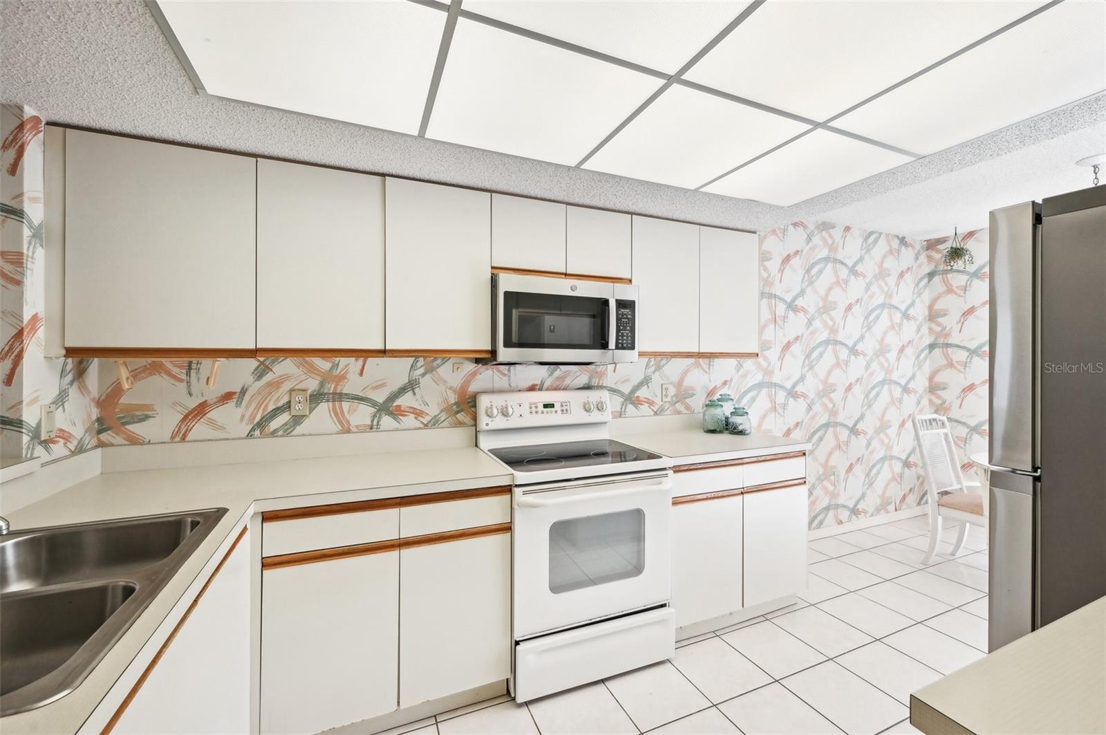 6211 TIMBER LAKE DR #B12