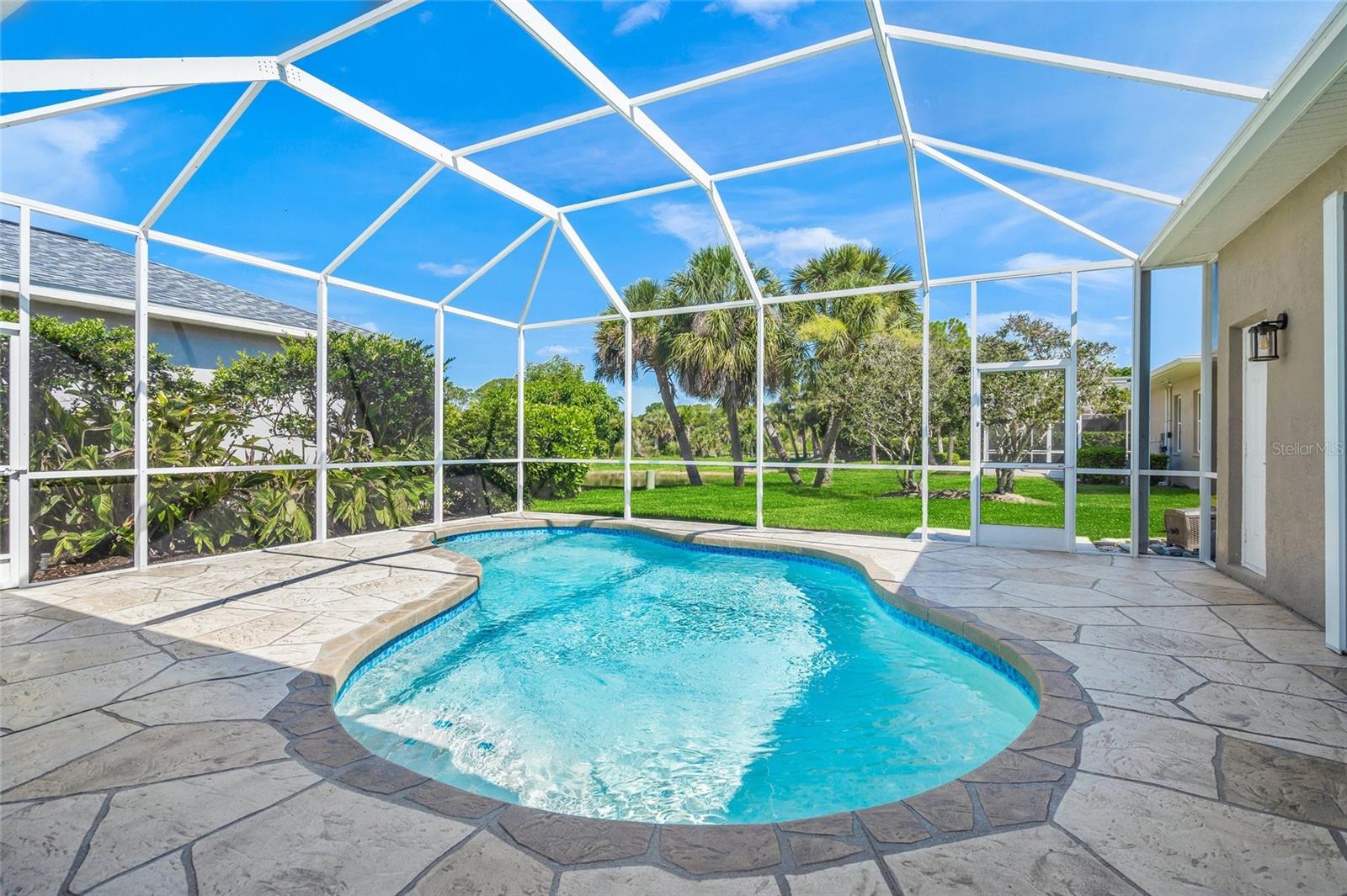 4931 FLAGSTONE DR