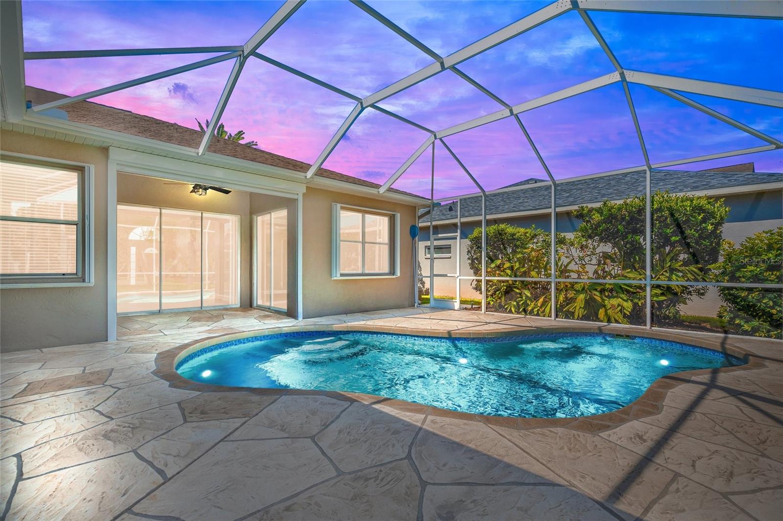 4931 FLAGSTONE DR