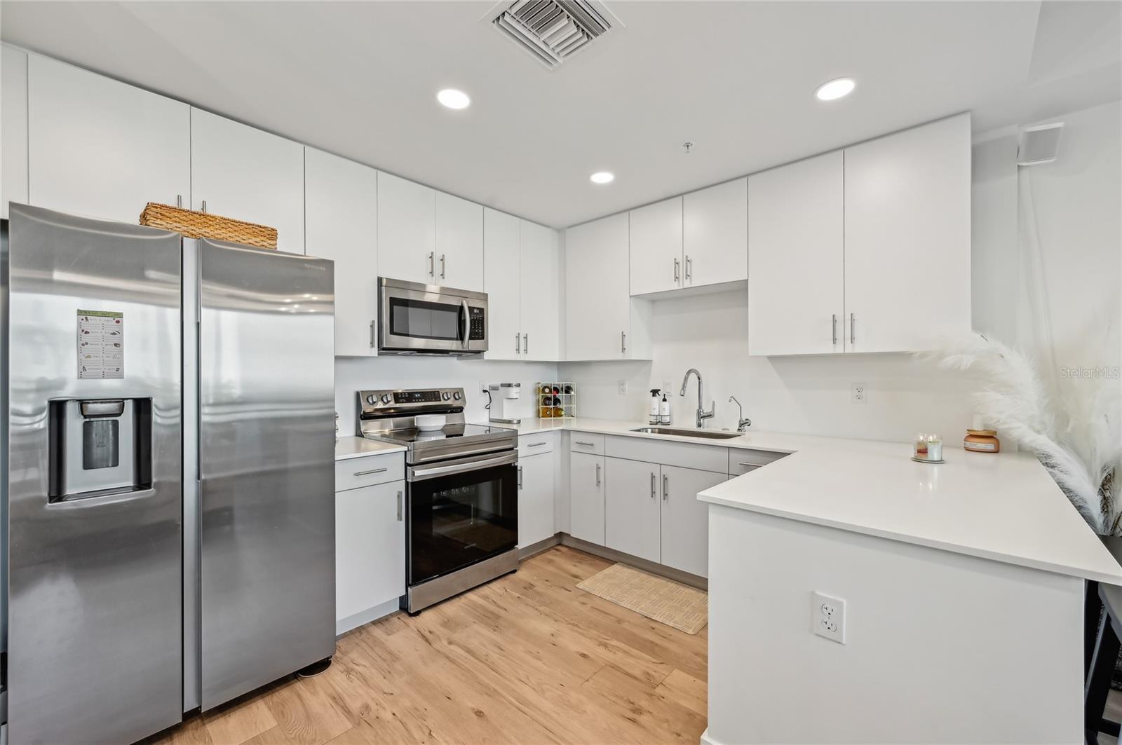 1703 N TAMIAMI TRL #209