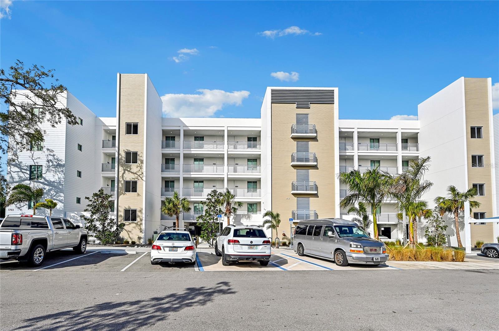 1703 N TAMIAMI TRL #209