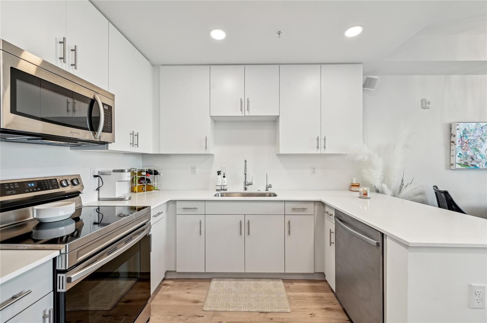 1703 N TAMIAMI TRL #209