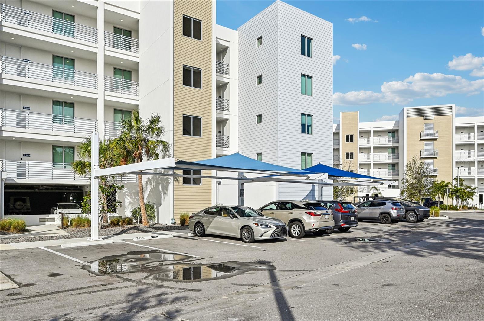 1703 N TAMIAMI TRL #209