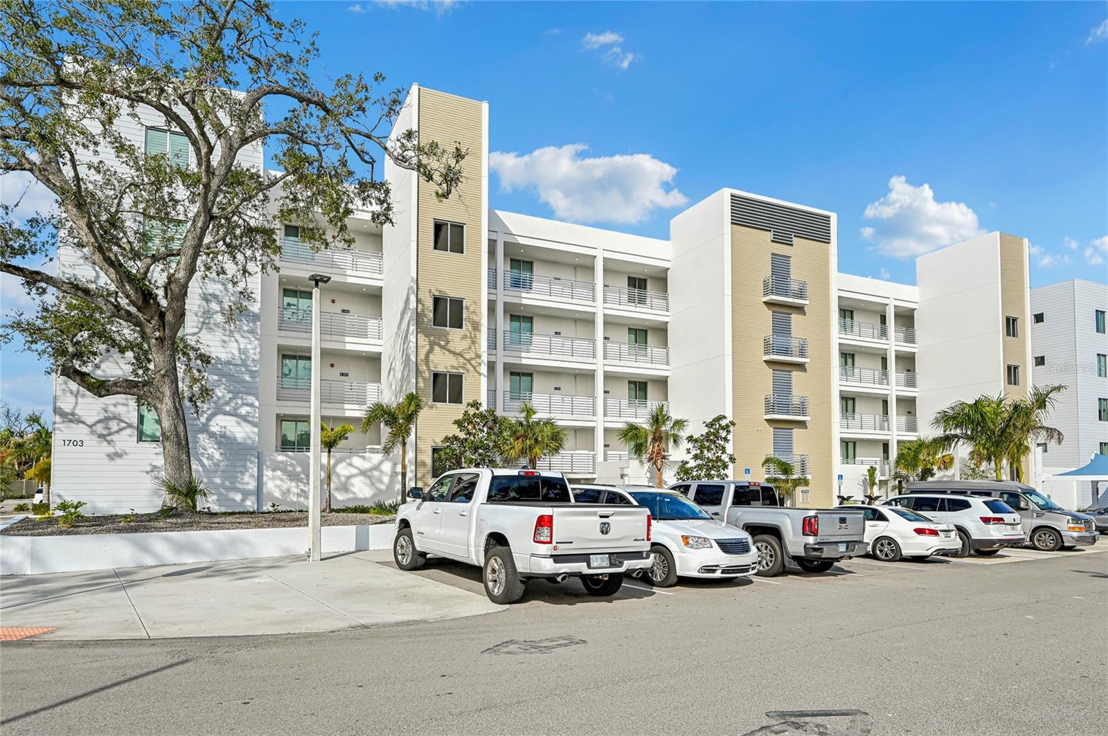 1703 N TAMIAMI TRL #209