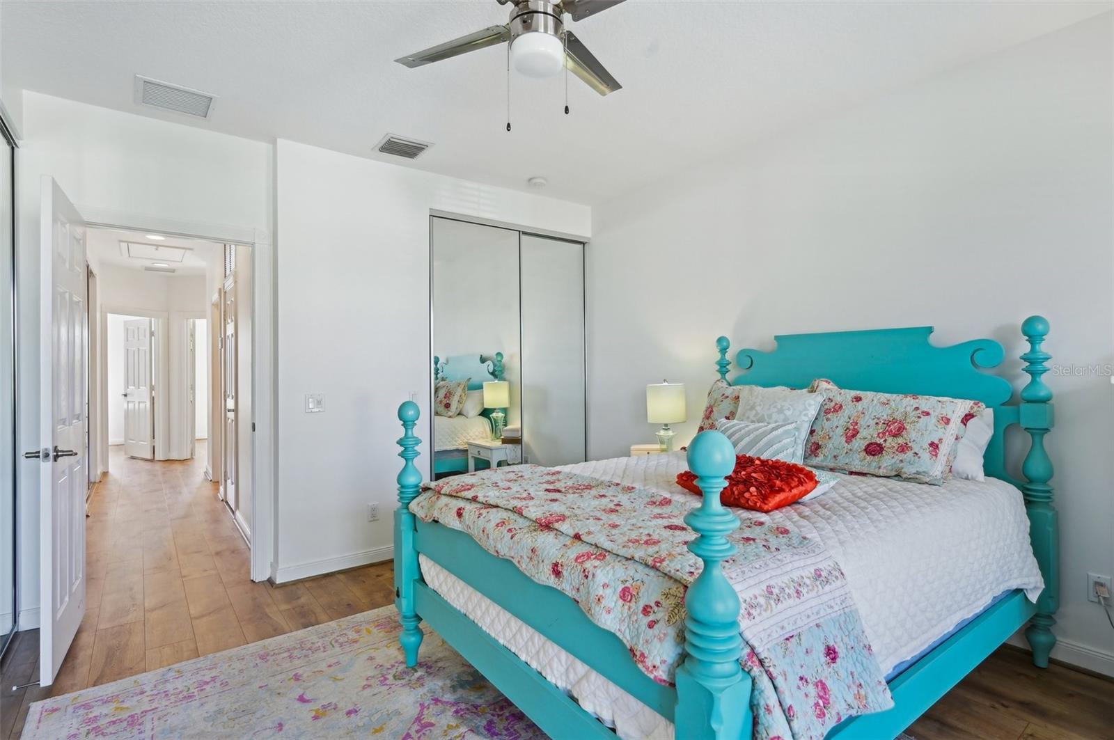 1555 NAPOLI DR W