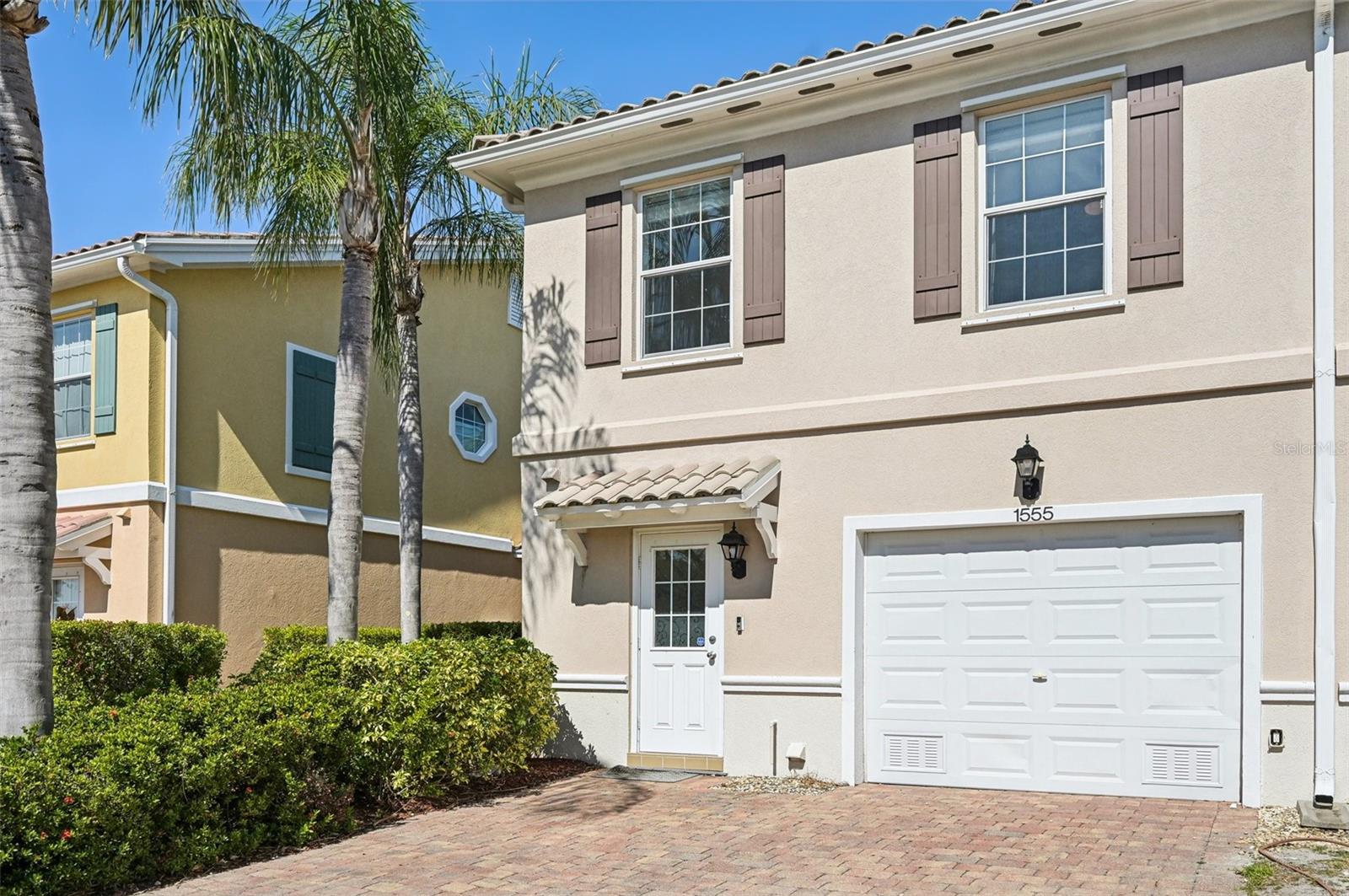 1555 NAPOLI DR W