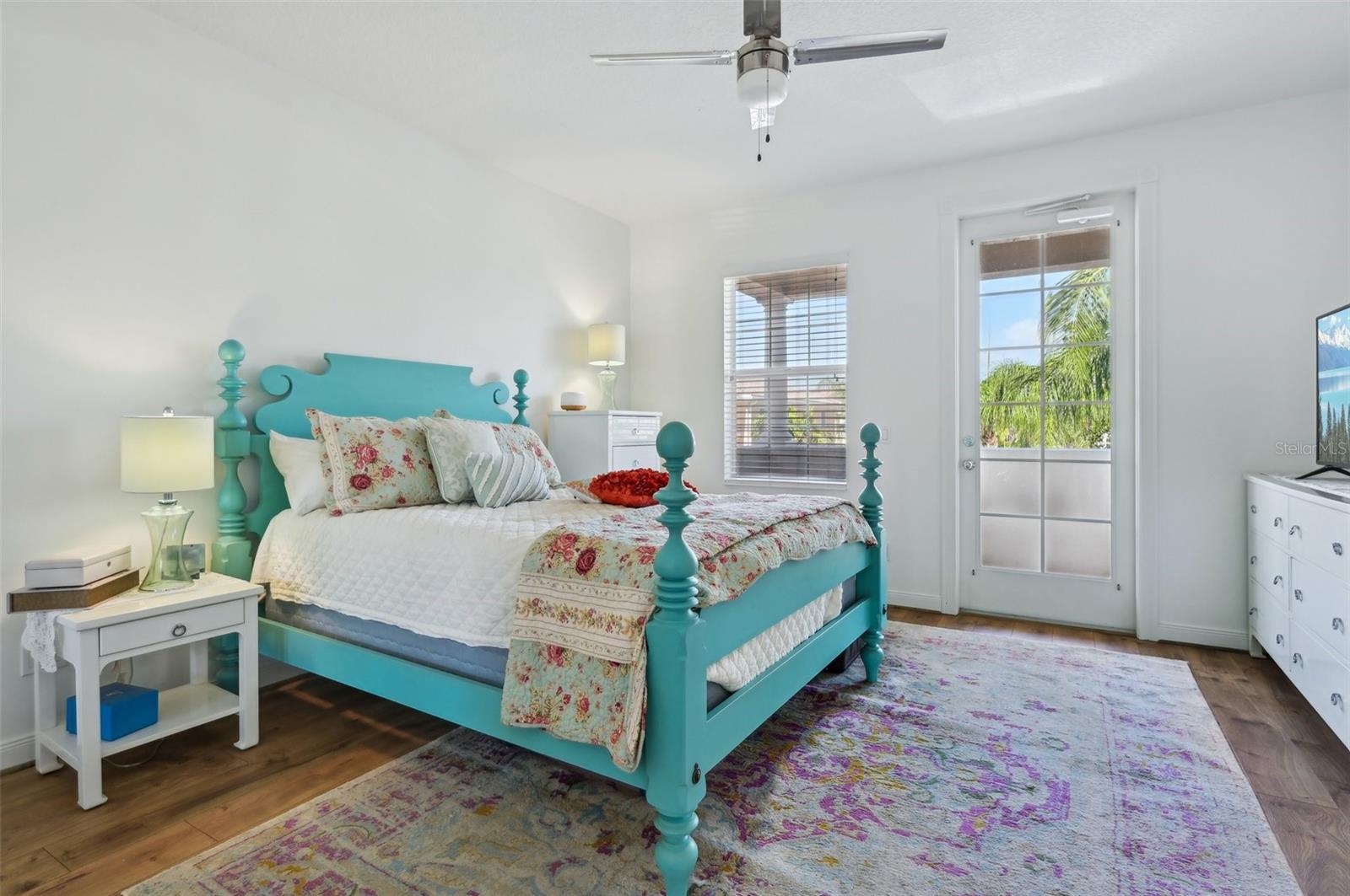 1555 NAPOLI DR W