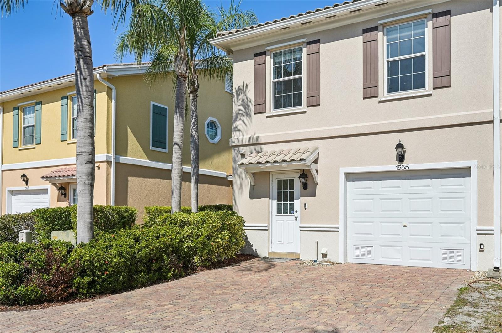 1555 NAPOLI DR W