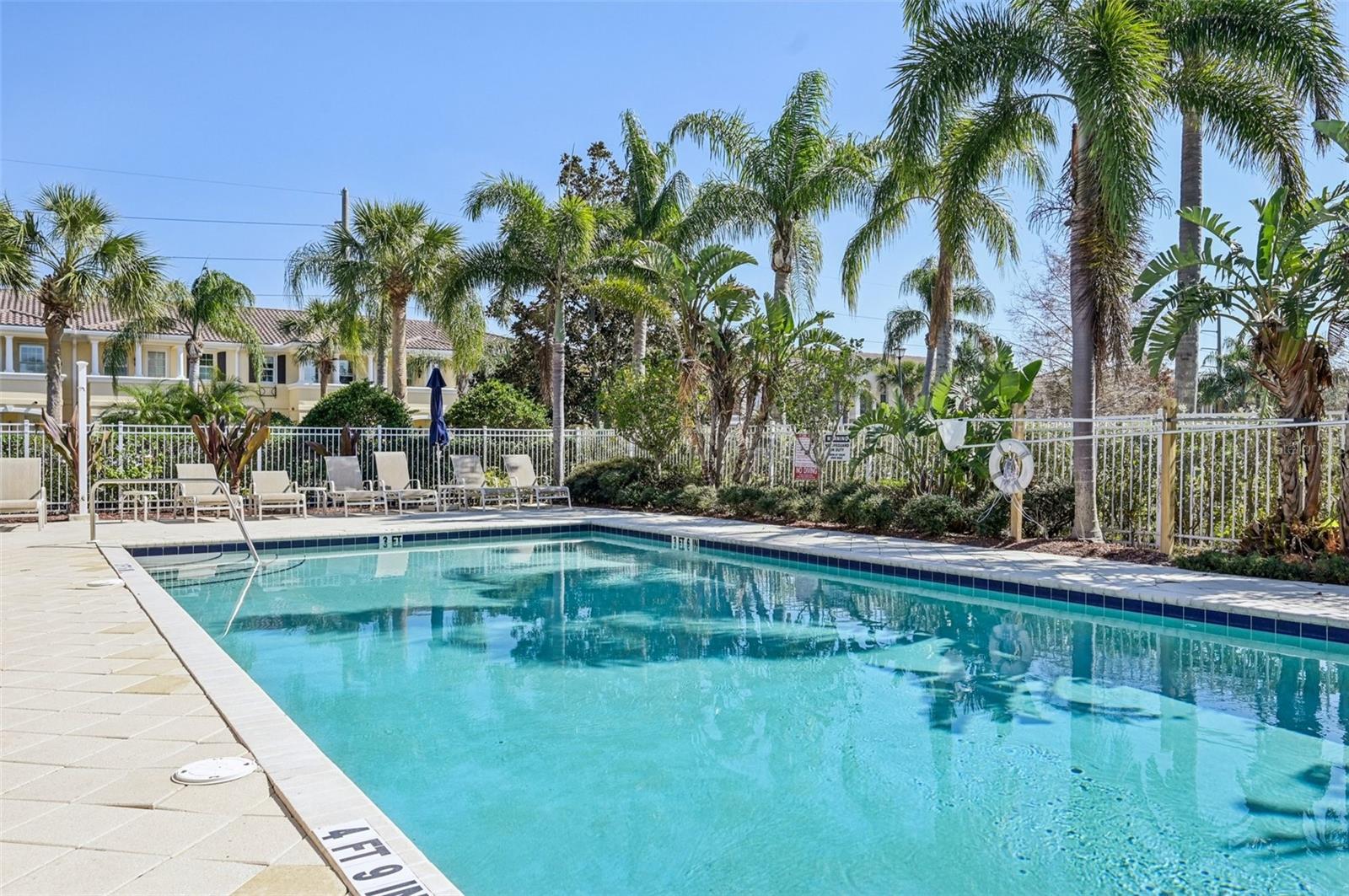 1555 NAPOLI DR W