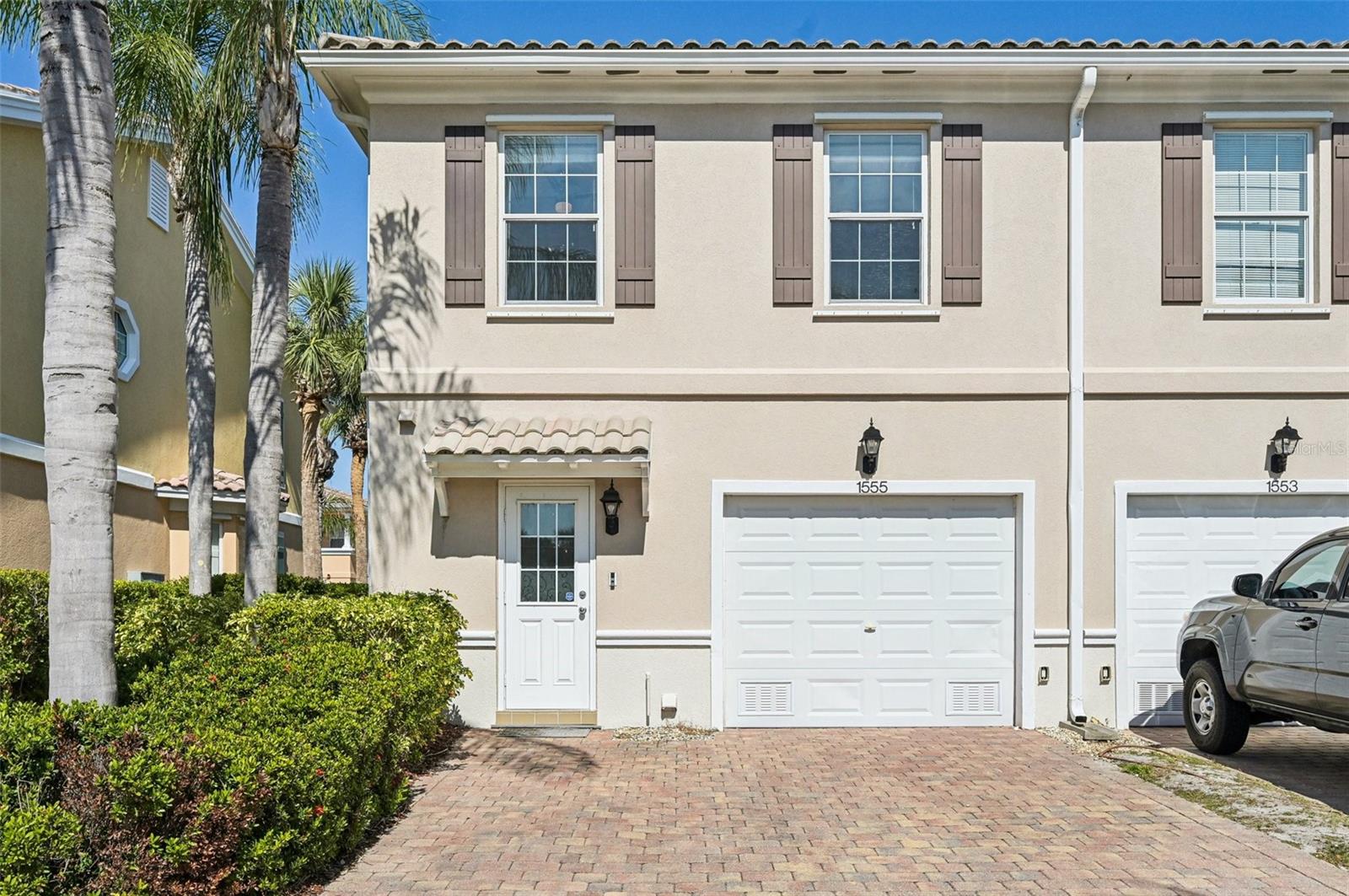 1555 NAPOLI DR W