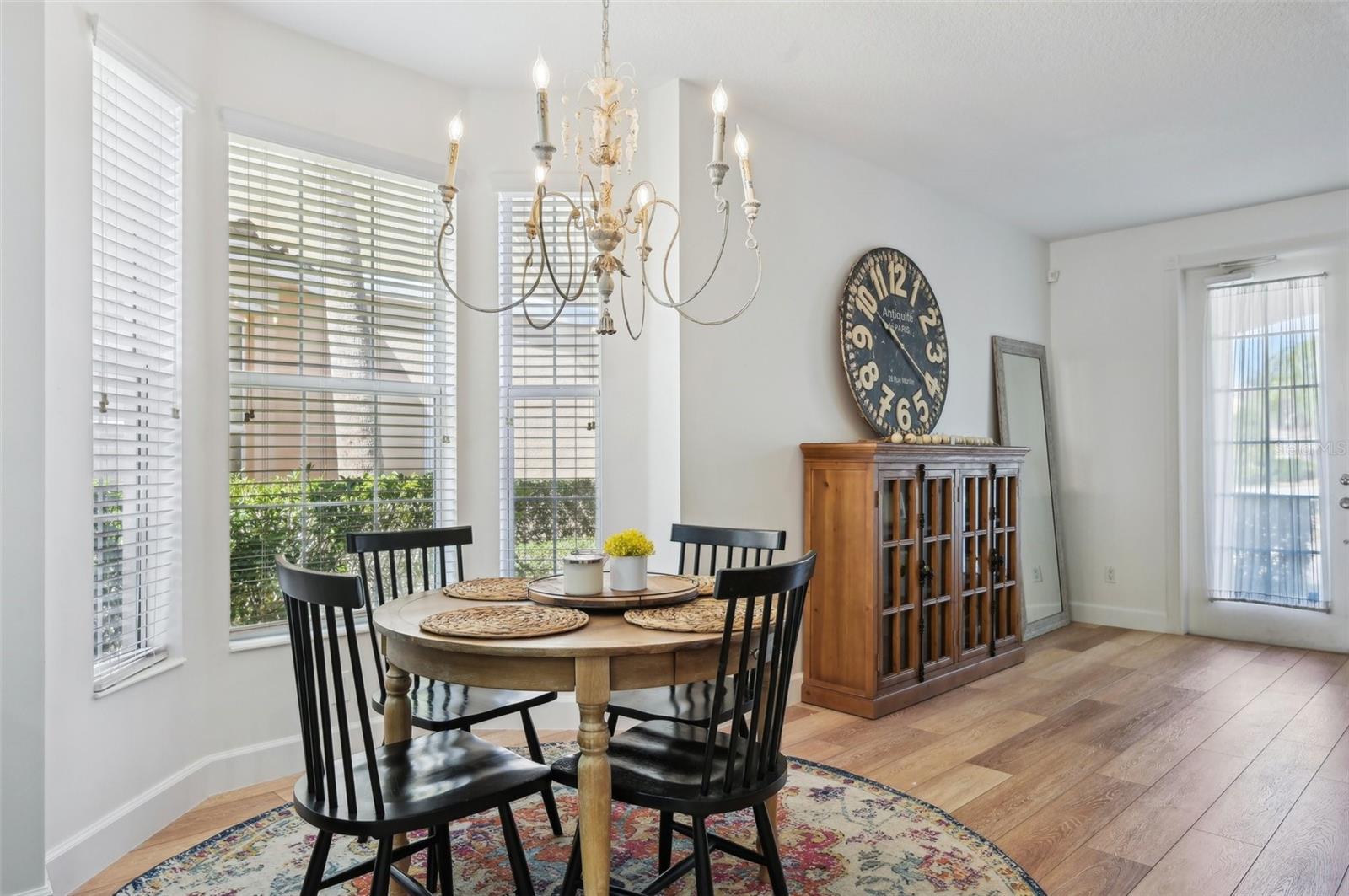 1555 NAPOLI DR W