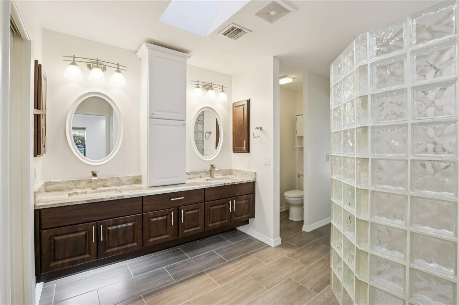 4959 SOUTHERN WOOD DR