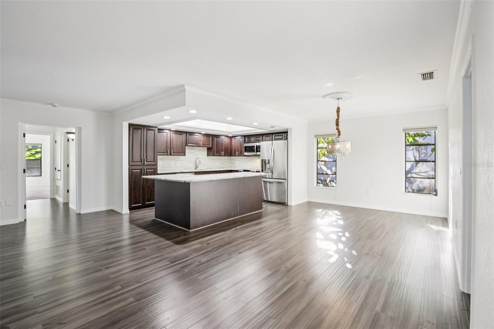 4959 SOUTHERN WOOD DR