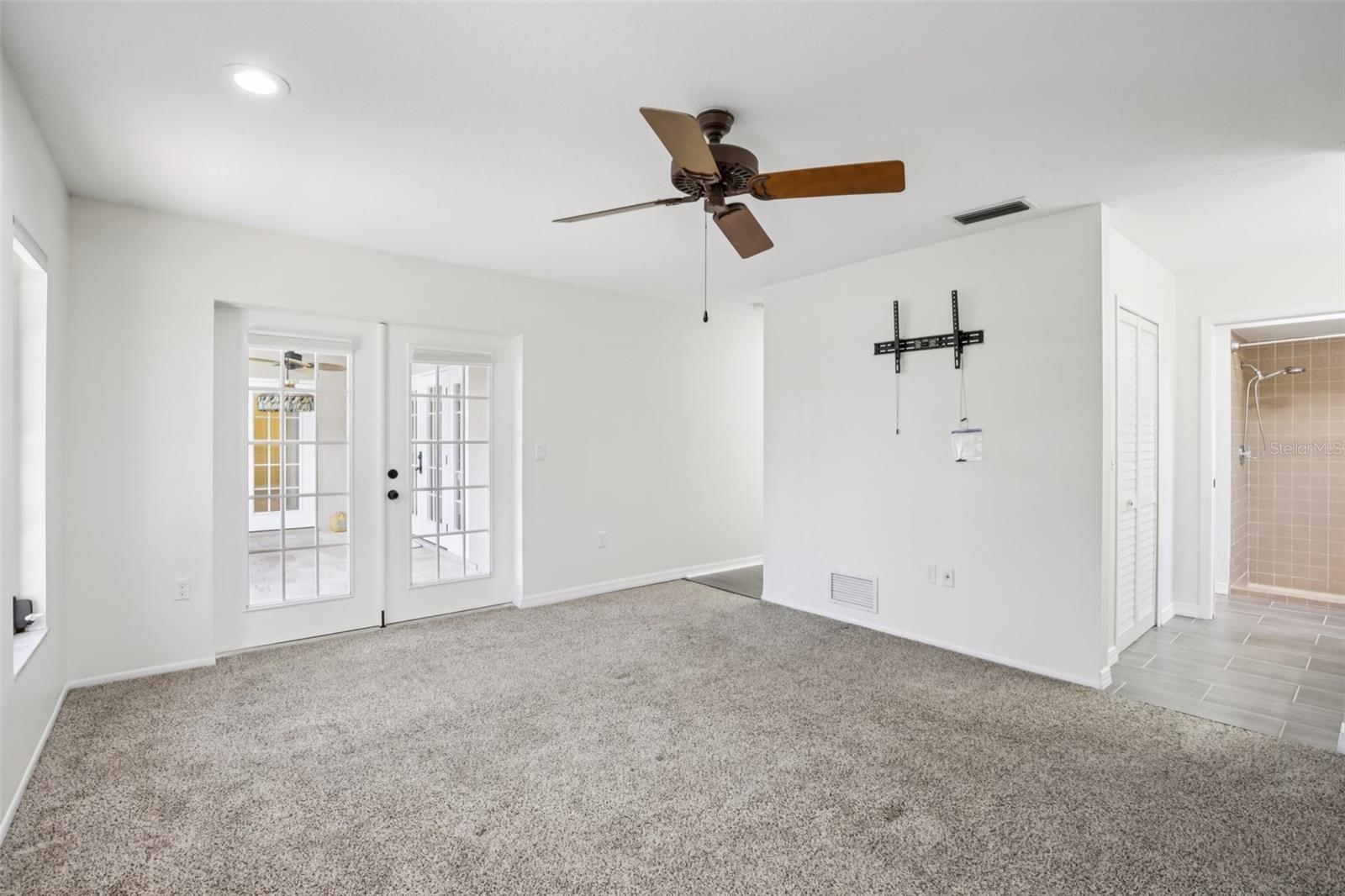 4959 SOUTHERN WOOD DR