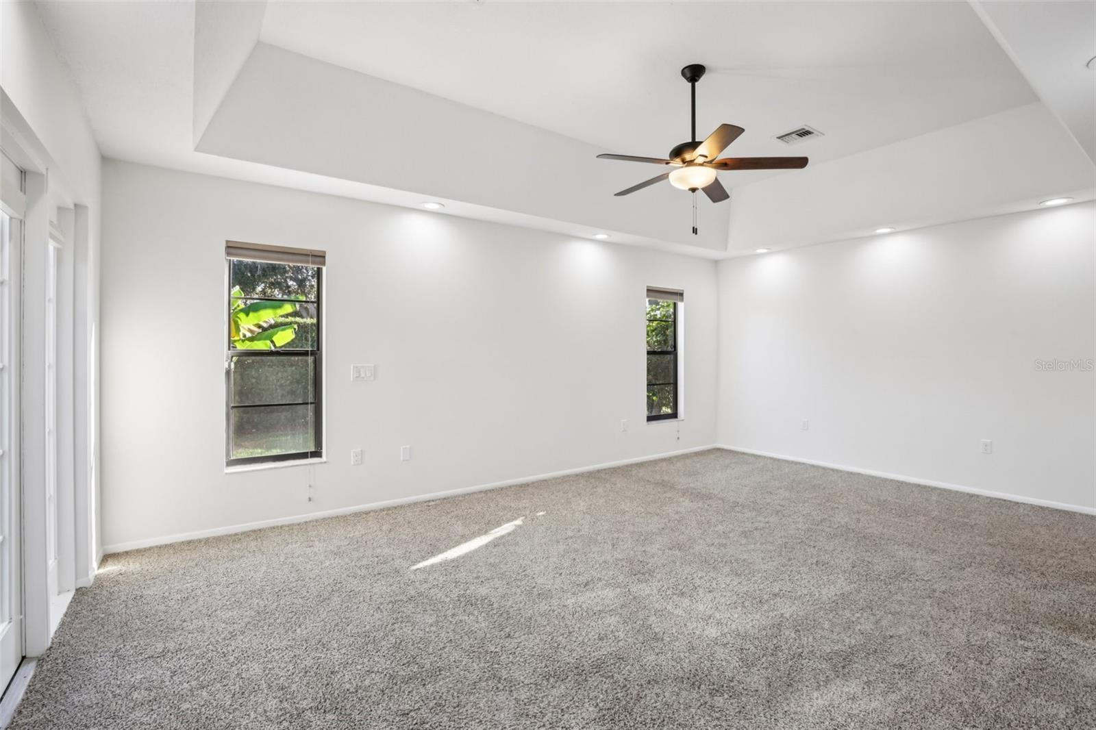 4959 SOUTHERN WOOD DR