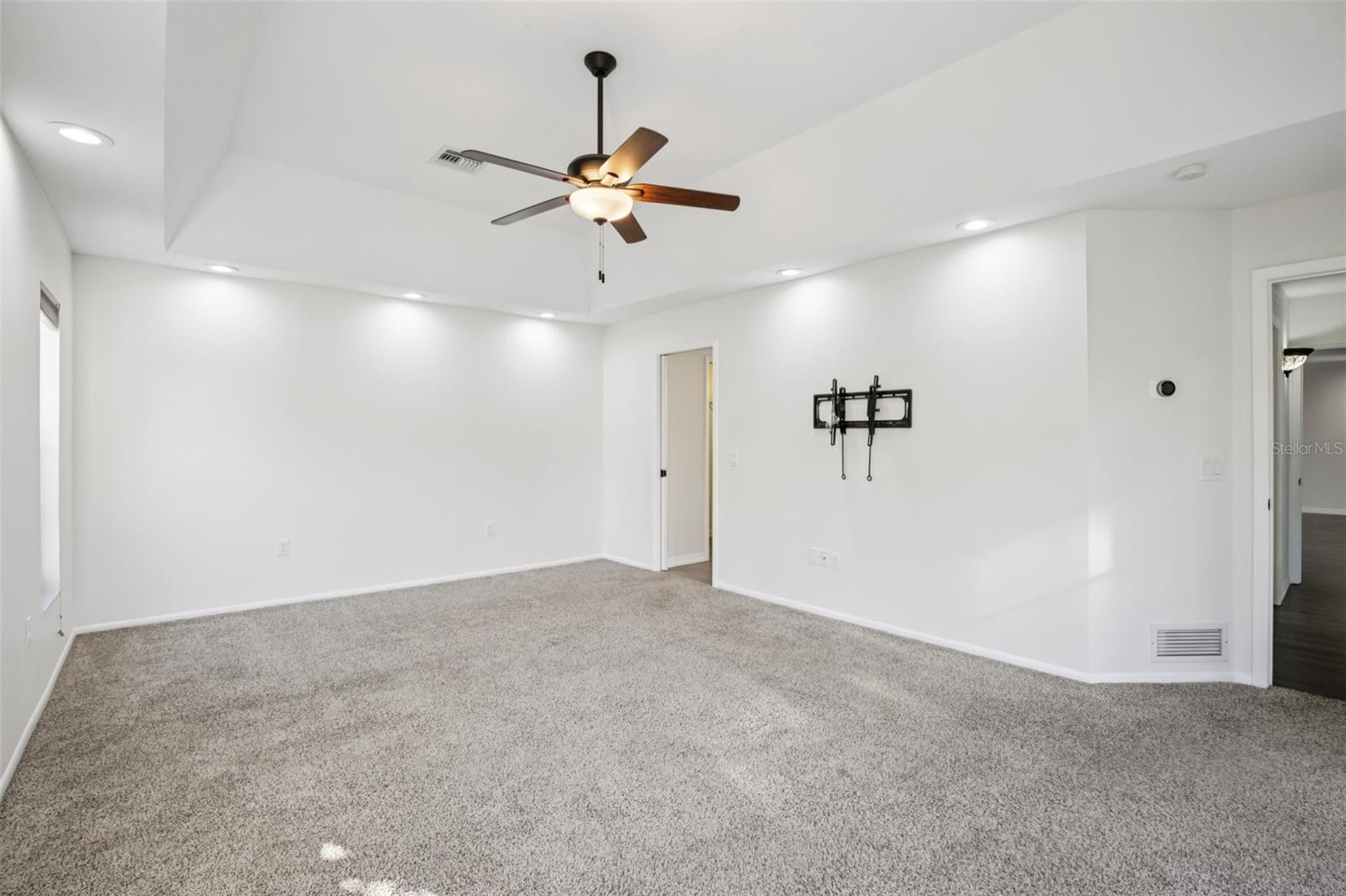 4959 SOUTHERN WOOD DR