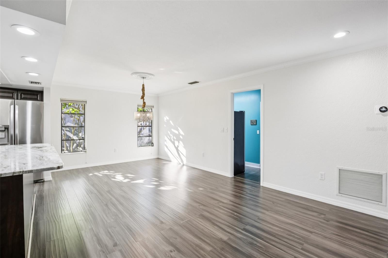 4959 SOUTHERN WOOD DR