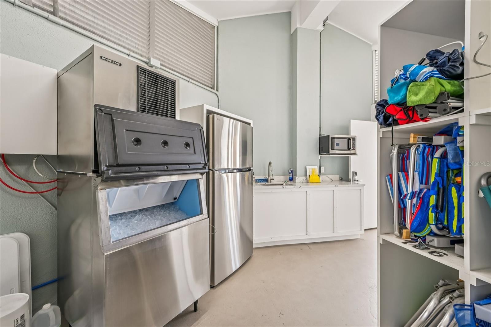 2410 HARBOURSIDE DR #111