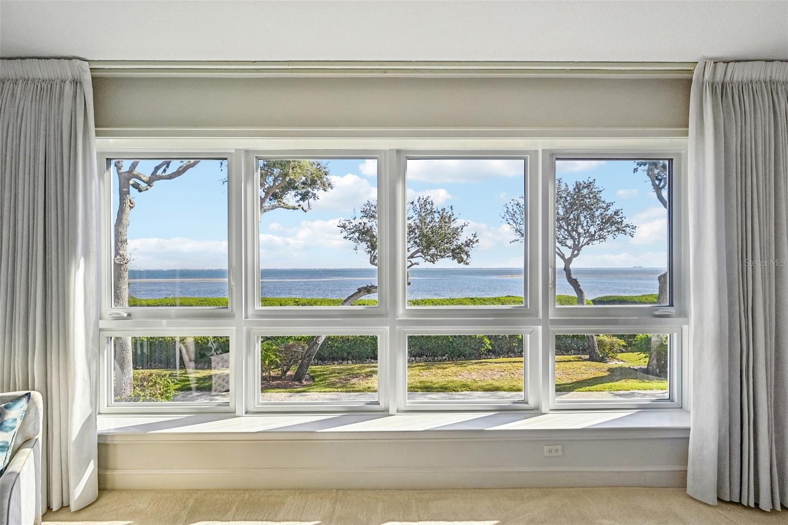 2410 HARBOURSIDE DR #111