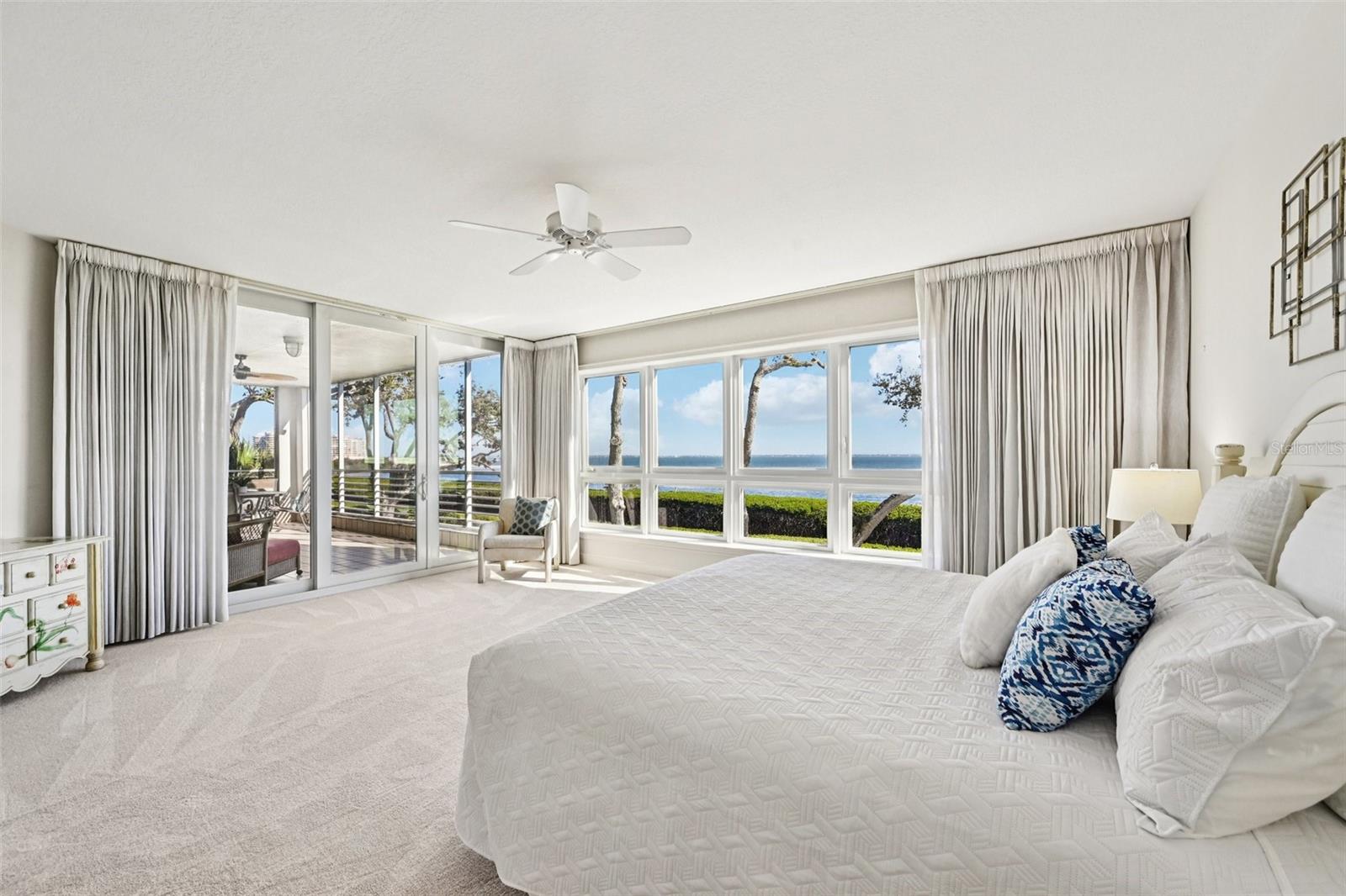 2410 HARBOURSIDE DR #111