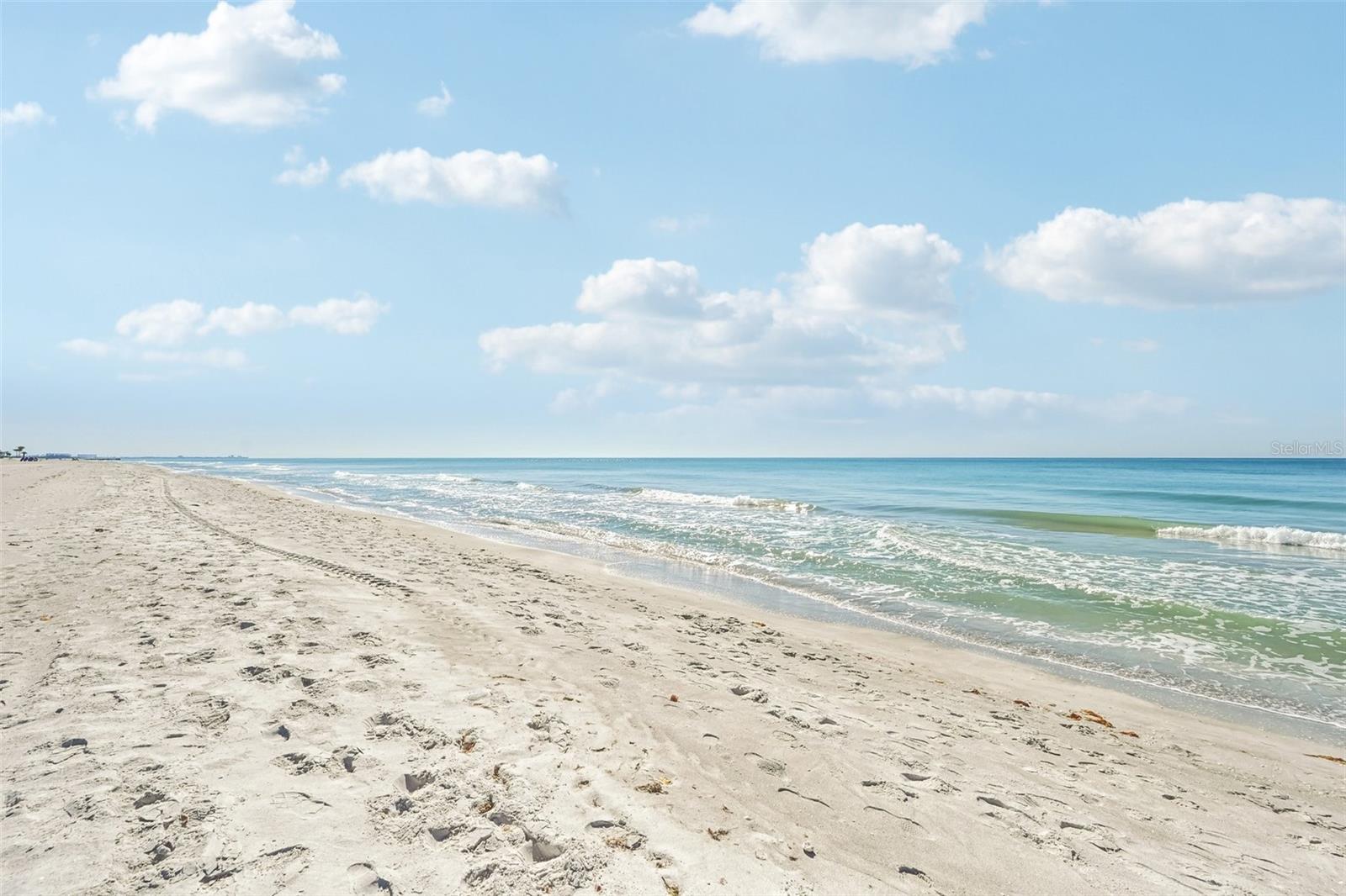 2410 HARBOURSIDE DR #111