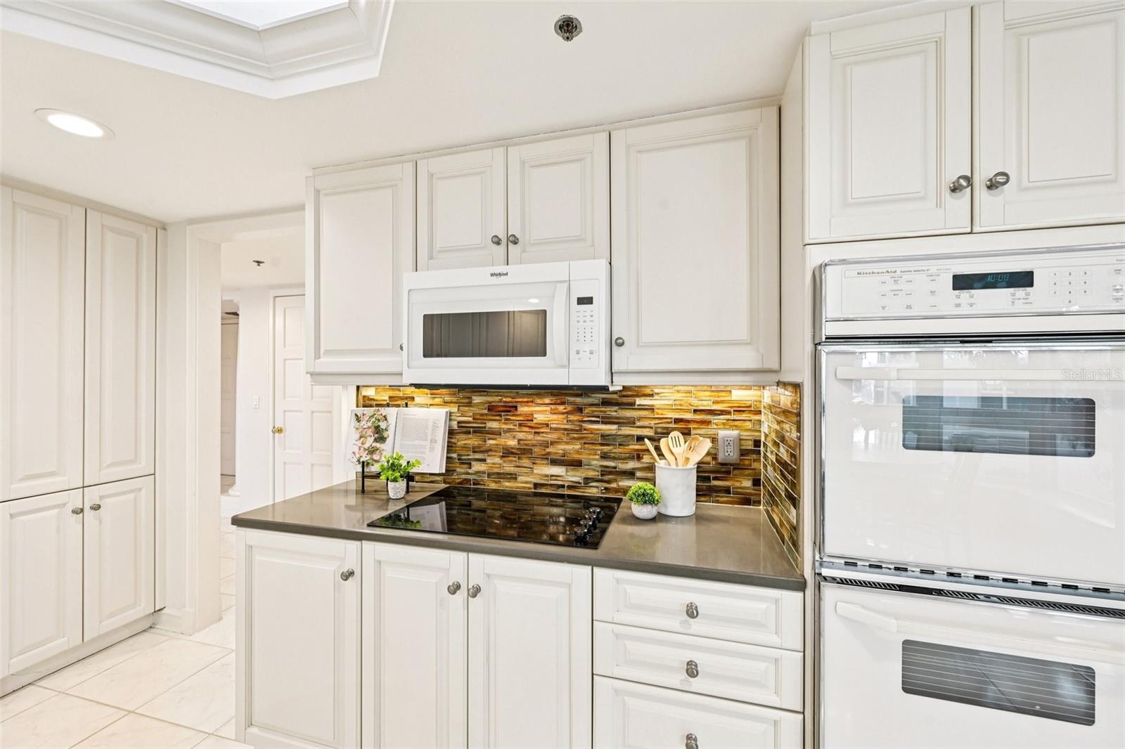 2410 HARBOURSIDE DR #111