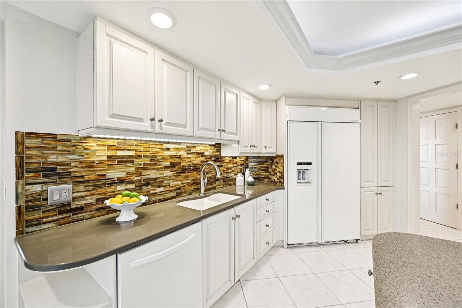 2410 HARBOURSIDE DR #111