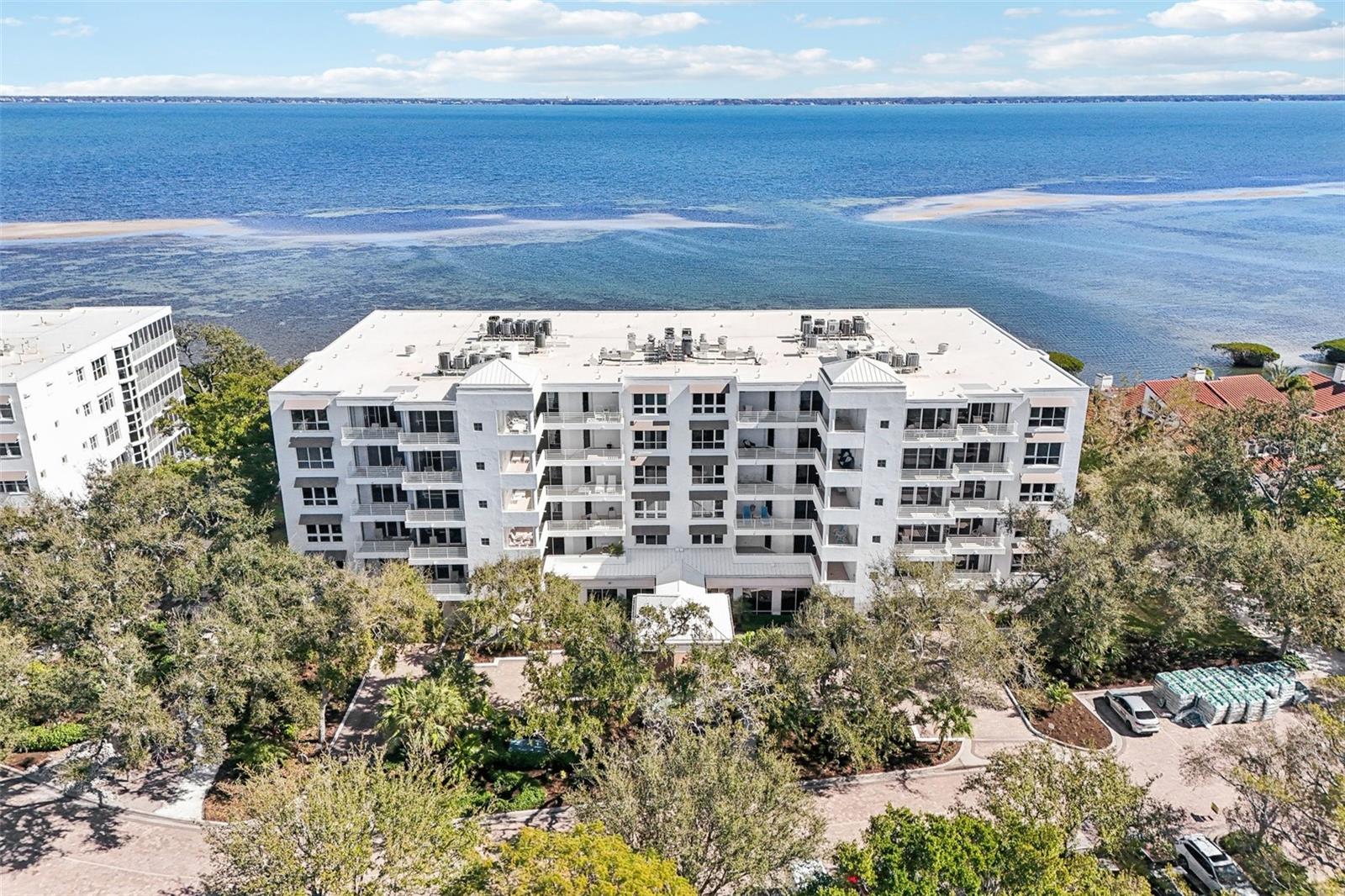 2410 HARBOURSIDE DR #111