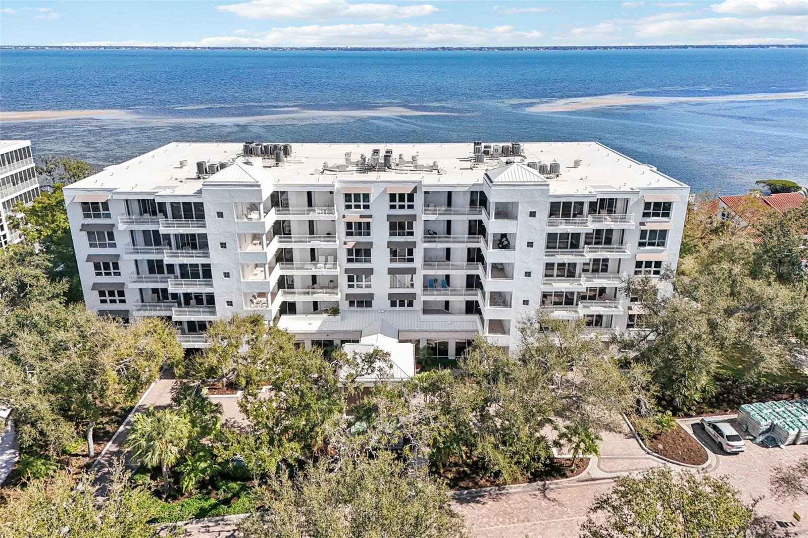 2410 HARBOURSIDE DR #111