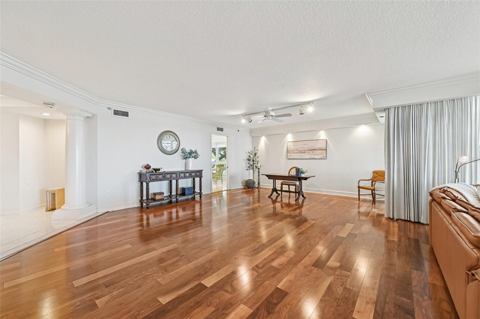 2410 HARBOURSIDE DR #111