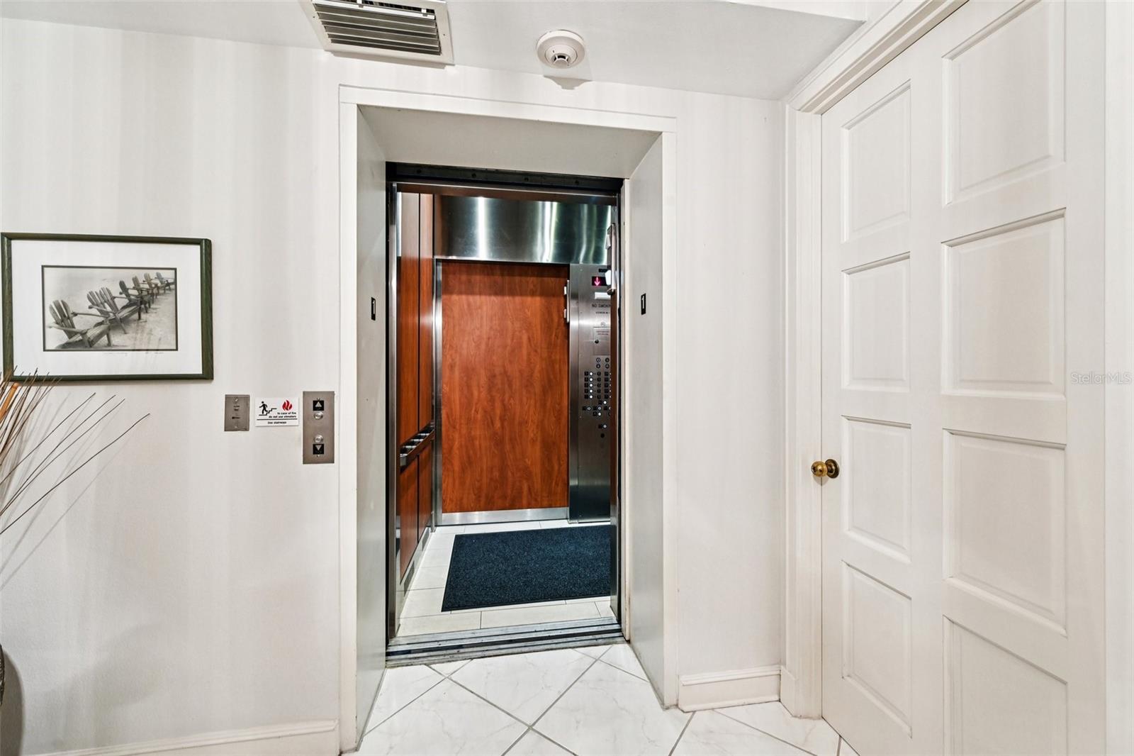 2410 HARBOURSIDE DR #111