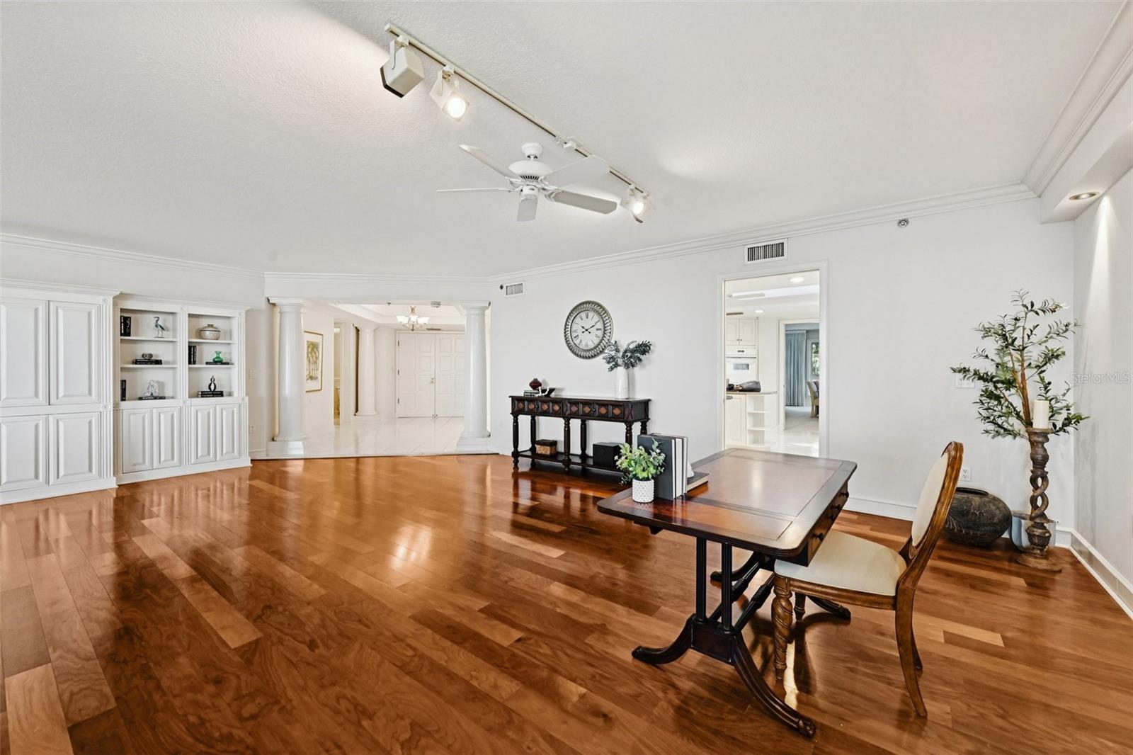 2410 HARBOURSIDE DR #111