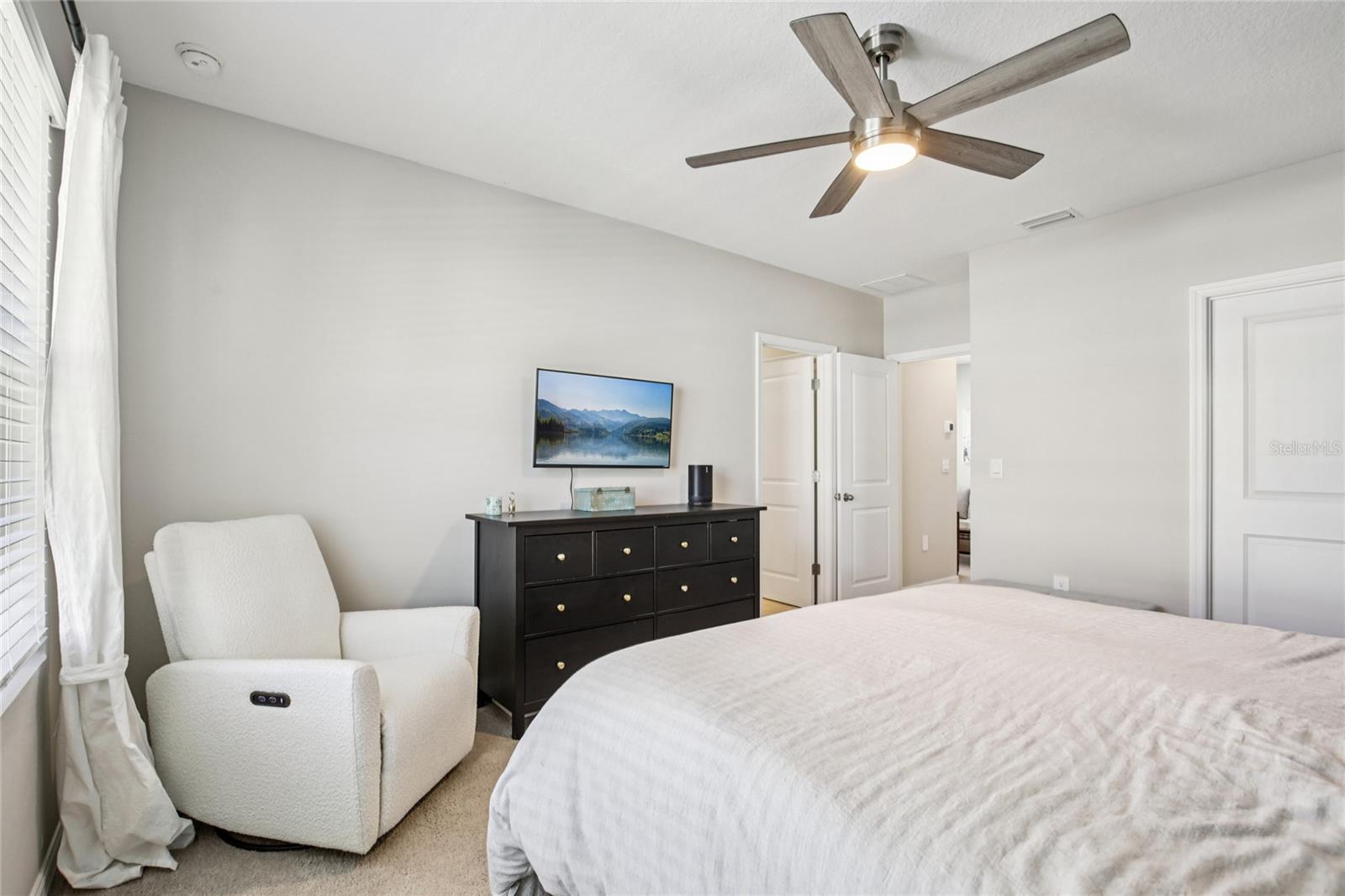 2813 MIDNIGHT PEARL DR