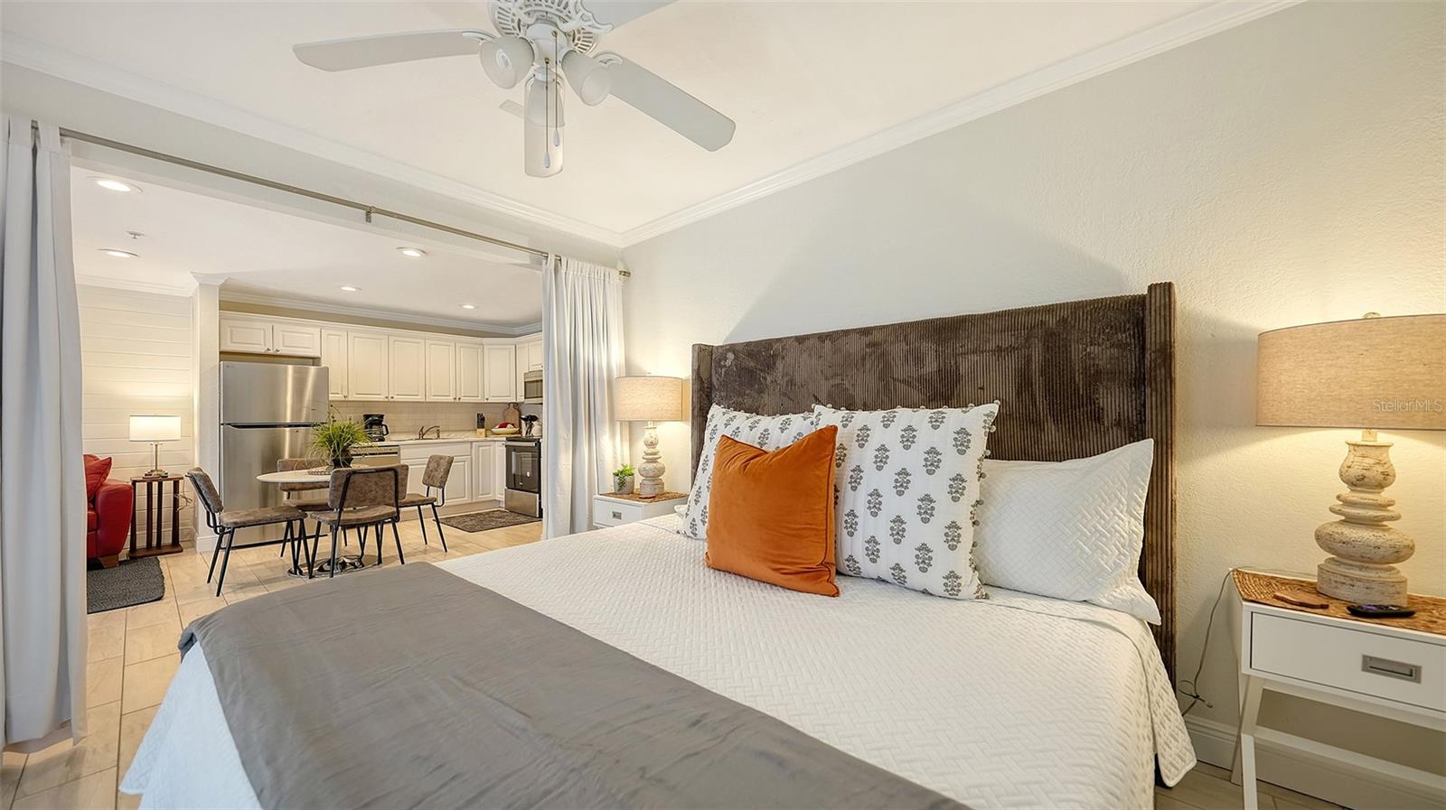 5610 AVENIDA DEL MARE