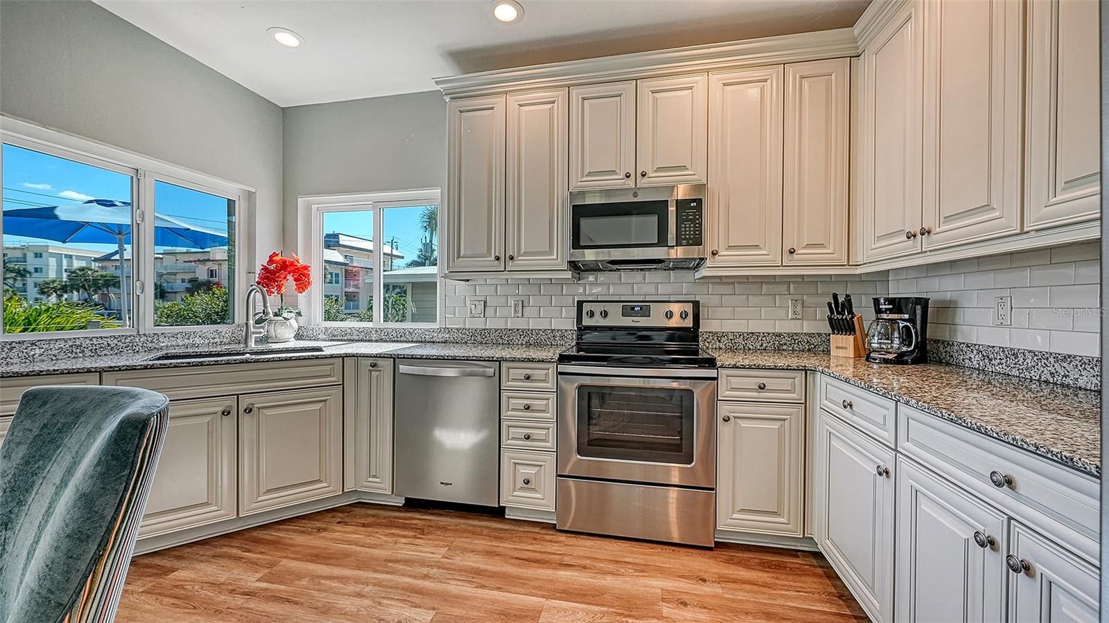 5610 AVENIDA DEL MARE