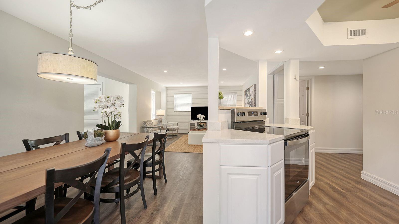 5610 AVENIDA DEL MARE