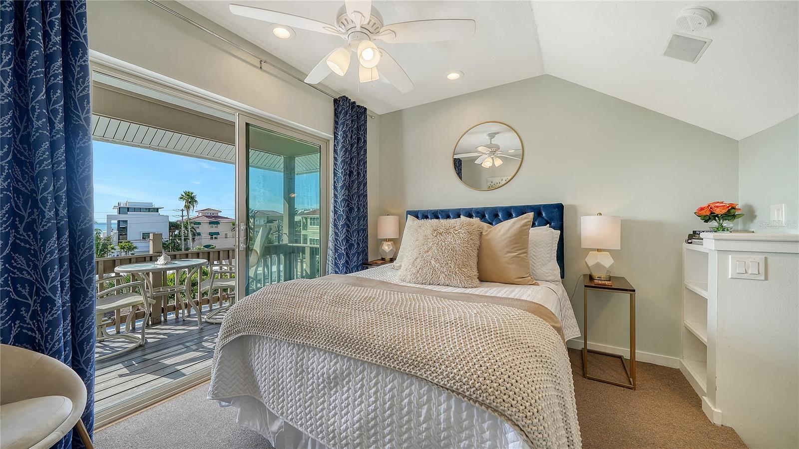 5610 AVENIDA DEL MARE