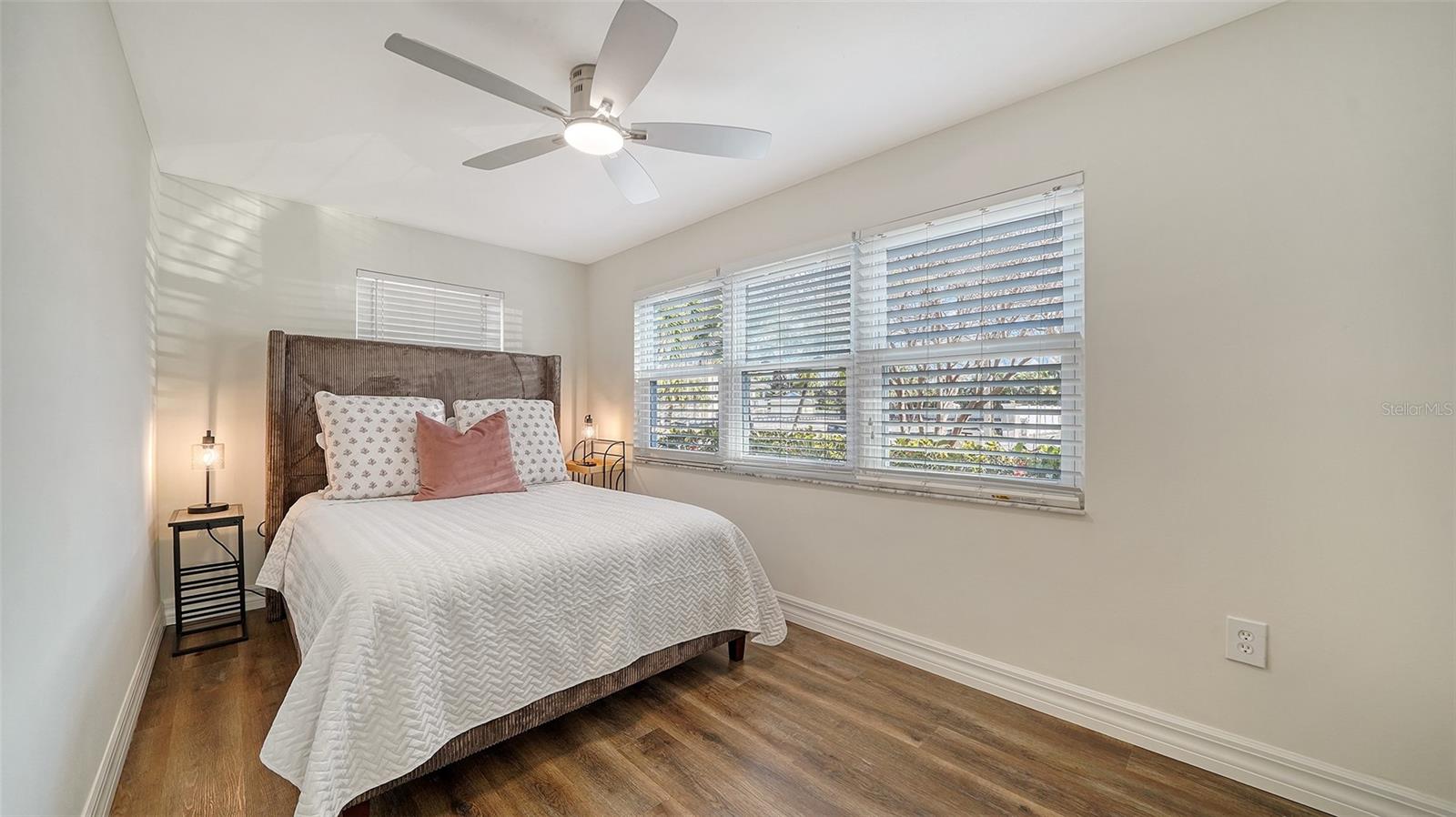 5610 AVENIDA DEL MARE