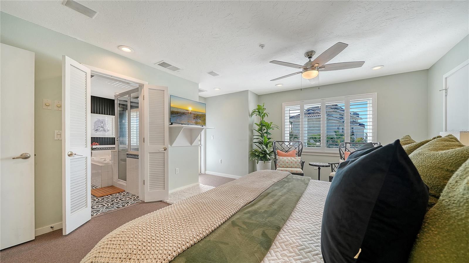 5610 AVENIDA DEL MARE