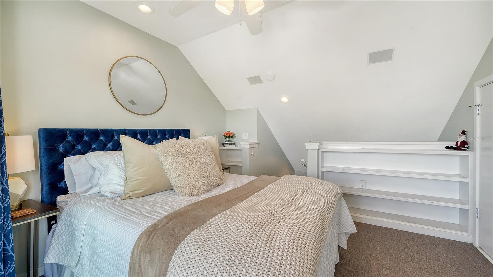 5610 AVENIDA DEL MARE